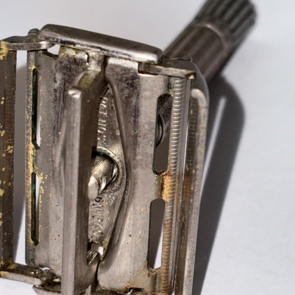 1957 Gillette Super Speed Flare Tip DE TTO Safety Razor Date Code C2