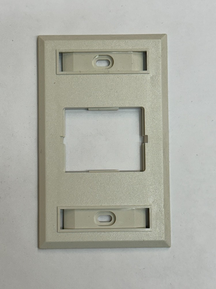 Siemon CT2-FP-20 CT2-FP Single gang faceplate