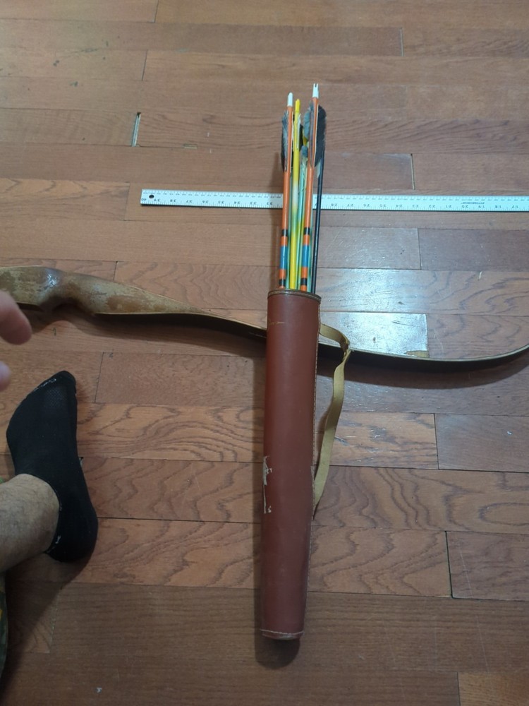 Vintage Ben Pearson Deerslayer 7300 58” bow