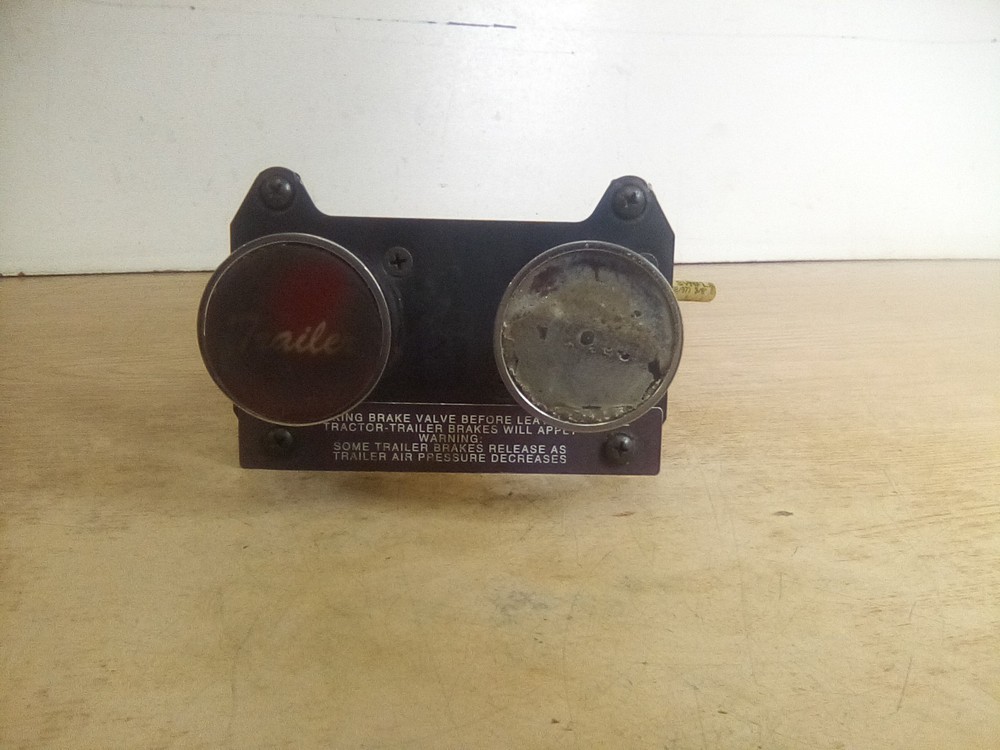 Peterbilt 379/Bendix 5001230 Air Brake Valve