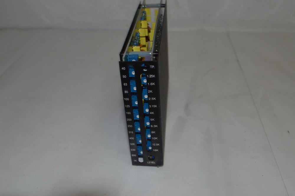 *TC* ULTRA STEREO ONE-THIRD OCTAVE EQUALIZER JEQ-10B (KRS25)
