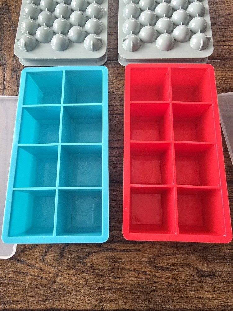 Ice Cube Trays- Round And Large Cube- 4 Pack