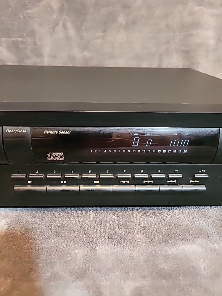 HARMON KARDON HD7500 Compact Disc Player (READ)