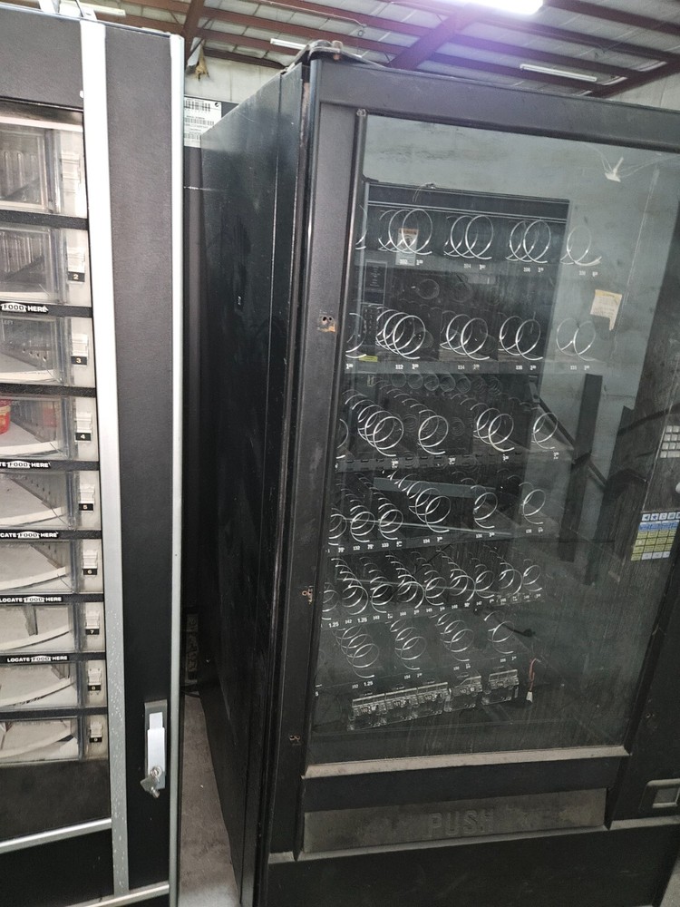 Automatic Products Model 933 Snack Vending Machine - MDB