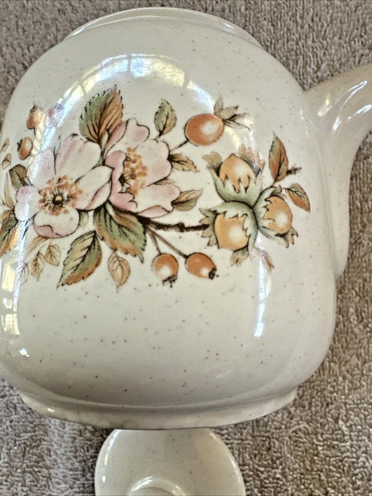 BHS Country Garland Small Tea Pot Cream Speckled Color W/ Flowers Painted on it