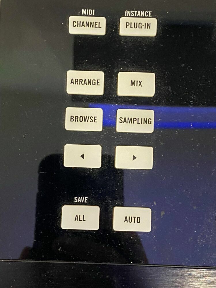 Native Instruments Maschine Studio Black - For Parts - Registered to unknown acc