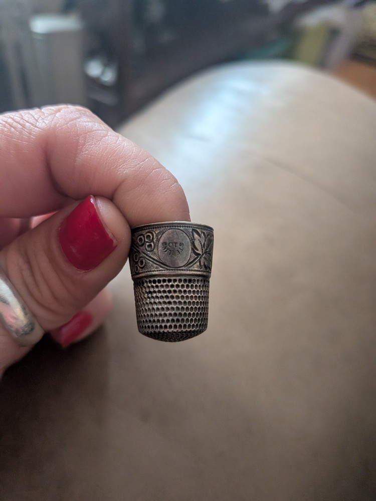 antique sterling silver thimble 10