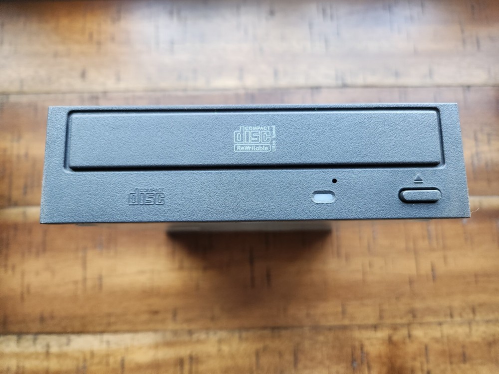 Hitachi-LG - CD-R/RW Drive - Model : GCE-8481B - IDE Interface