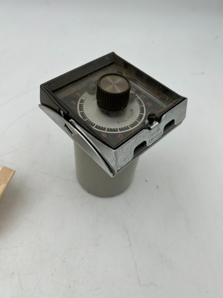 Eagle Signal Controls HP5 Series CYCL-FLEX Reset Timer Model 10