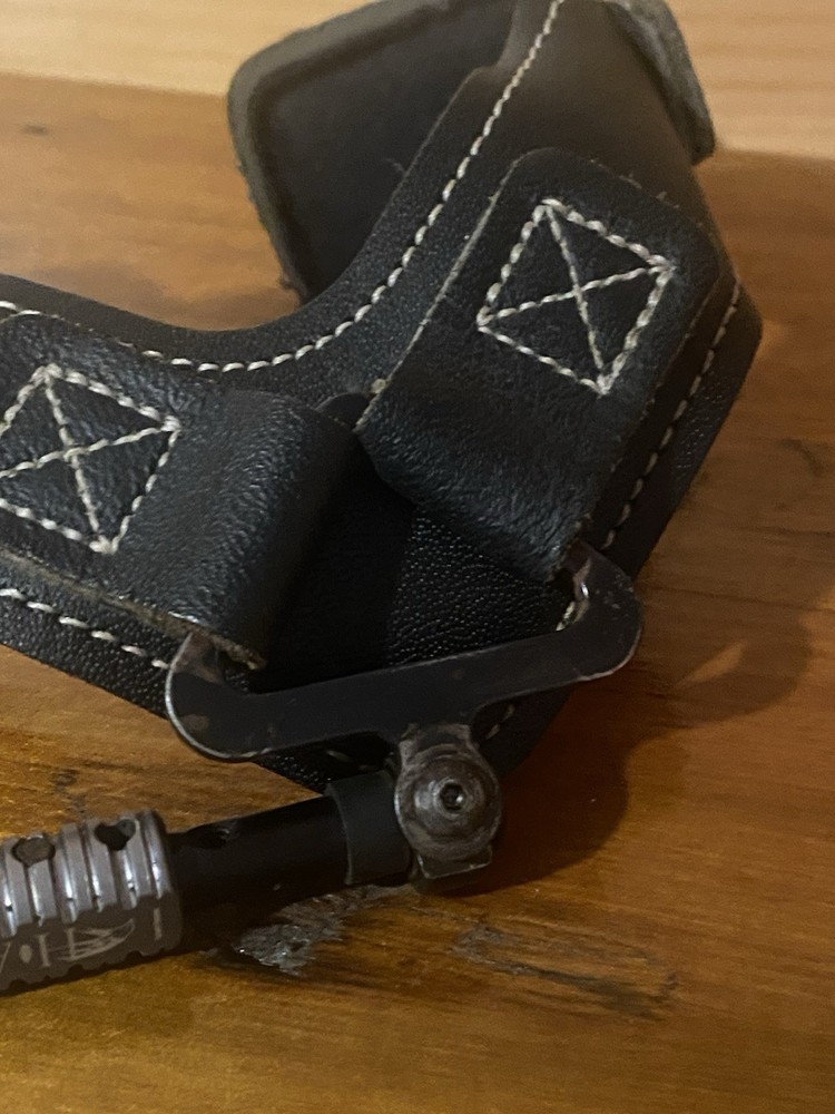 B3 Hawk Hook Style Wrist Release