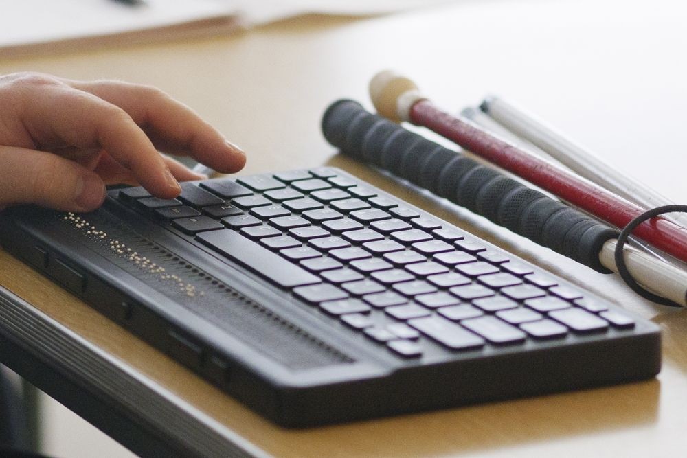 Humanware Mantis Q40 Braille Display Bluetooth Keyboard - ** US DUTY FREE**