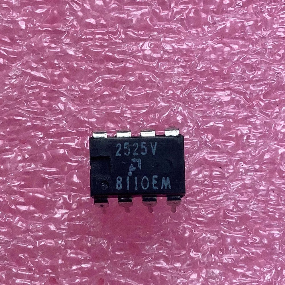 2525V - AMD - 1024-bit dynamic recirculating shift register IC 8 pin plastic DIP