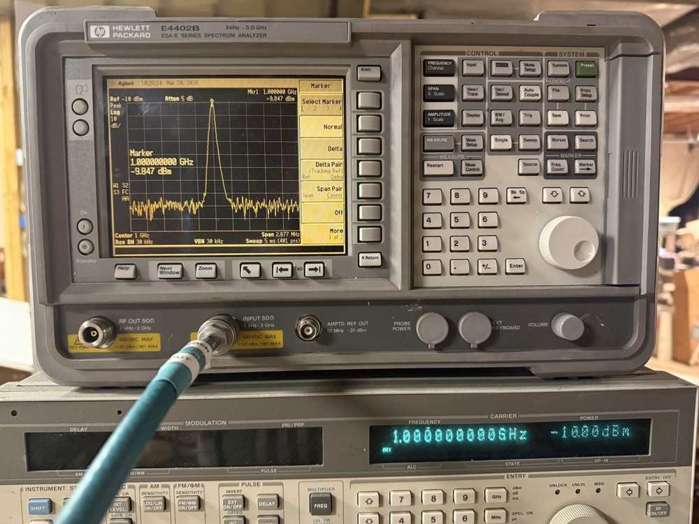 Agilent / HP E4402B 3GHz Spectrum Analyzer Loaded 1DN Tracking Generator