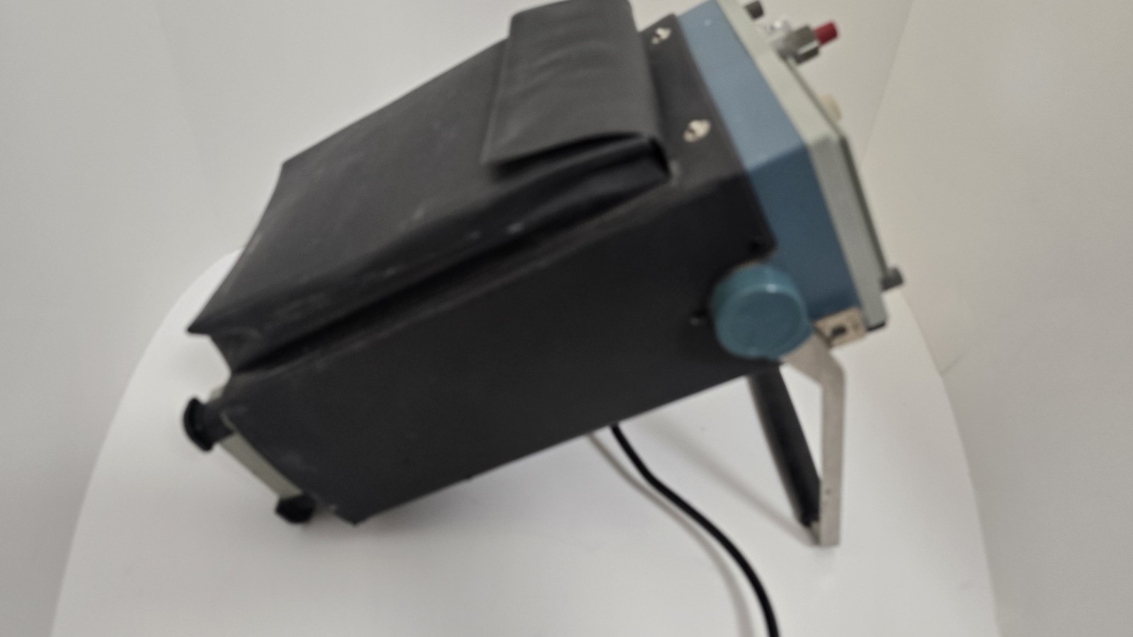 Sony Tektronix 335 Oscilloscope - Dual trace 35MHz small portable W/3 Probes