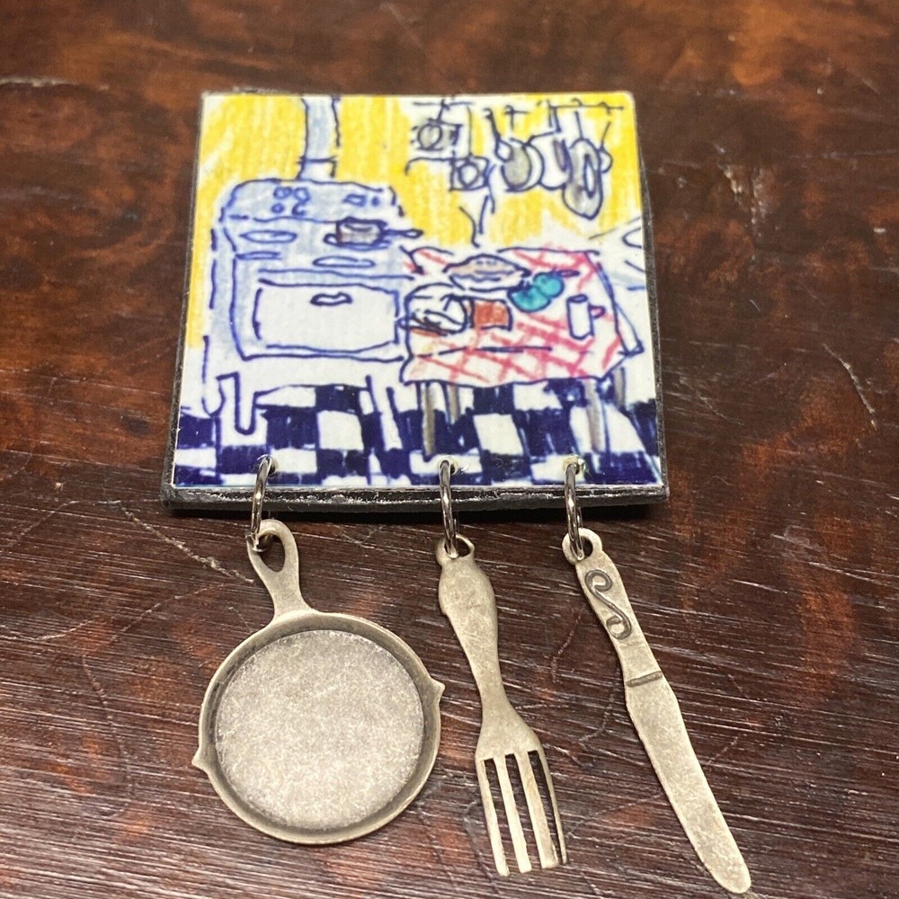 Unsigned Themed Kitchen & Kitchen Utensil Brooch Deco Style