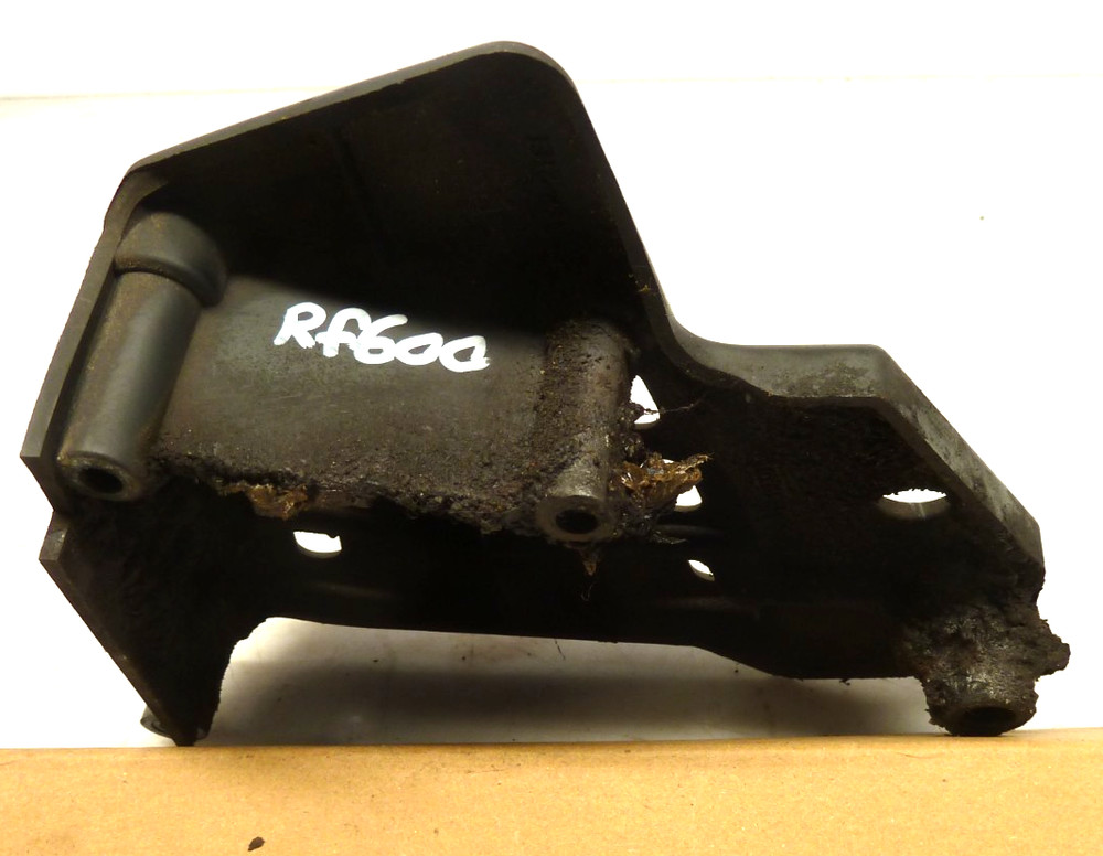 Suzuki RF600 Sprocket cover casing .