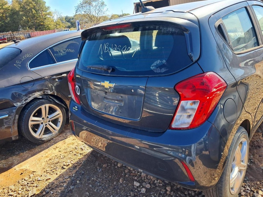 SPARK 2018 Glove Box 4849322