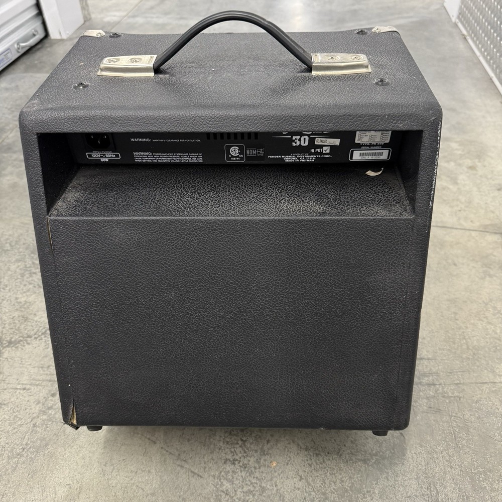 Fender 30W Bass Amplifier Rumble 30 - Tested & Working