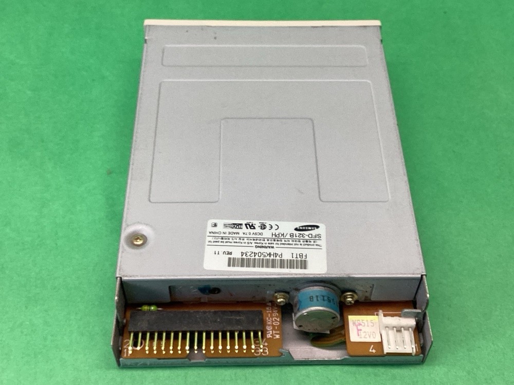 Samsung SFD-321B 3.5” Beige Internal Desktop Floppy Disk Drive - UNTESTED