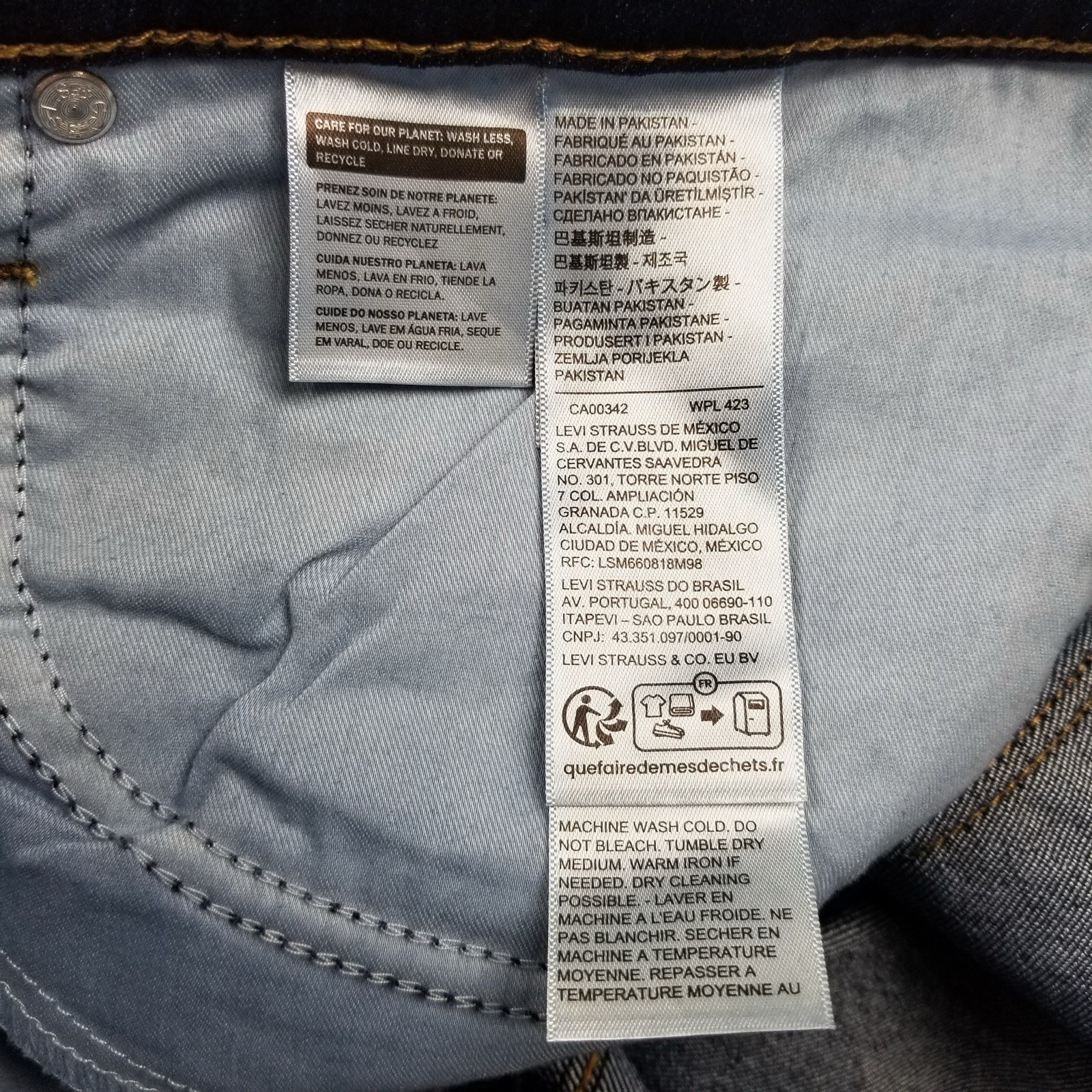 Levi's Women's Denim 314 Shaping Straight Jean Size 30 x 32 Dark Wash