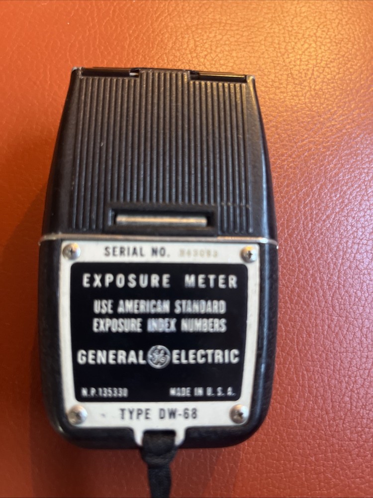 General Electric Exposure Light Meter Model DW-68