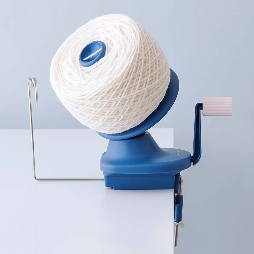 Clover® Yarn Ball Winder
