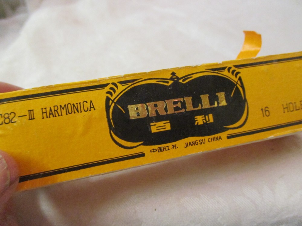 Vintage Jiang Su China Brelli Harmonica C82 with Box