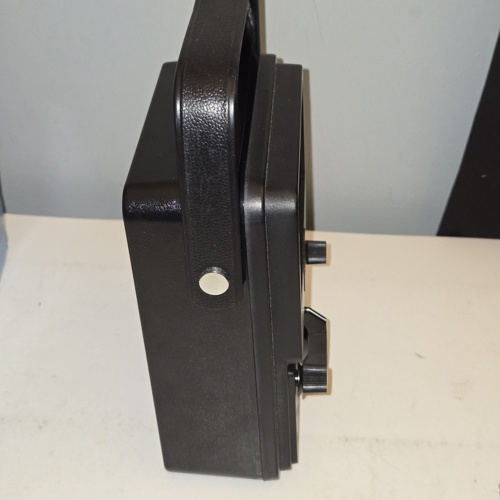 Micronta 22-210 Analog Voltage Ohm Multi-Meter Audible Continuity AC/DC - Tested