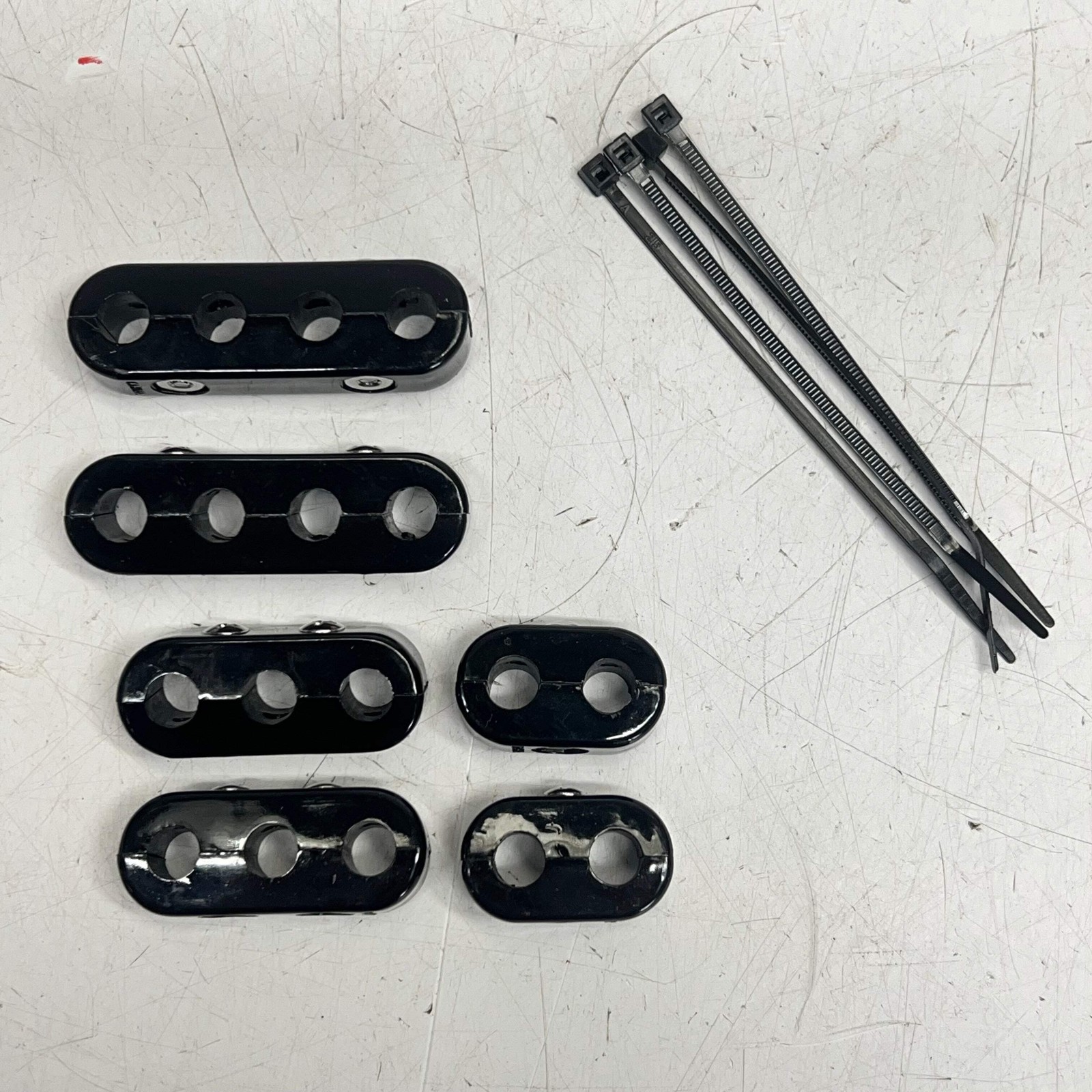 TAYLOR CABLE (6 PIECE) Taylor Clamp Style Wire Separator Set 7-8.2MM Black 42700