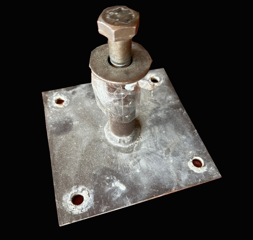 Commercial Gary Safe, Boltable, Drop Box, Adjustable Shelves Solid 1" Steel Used