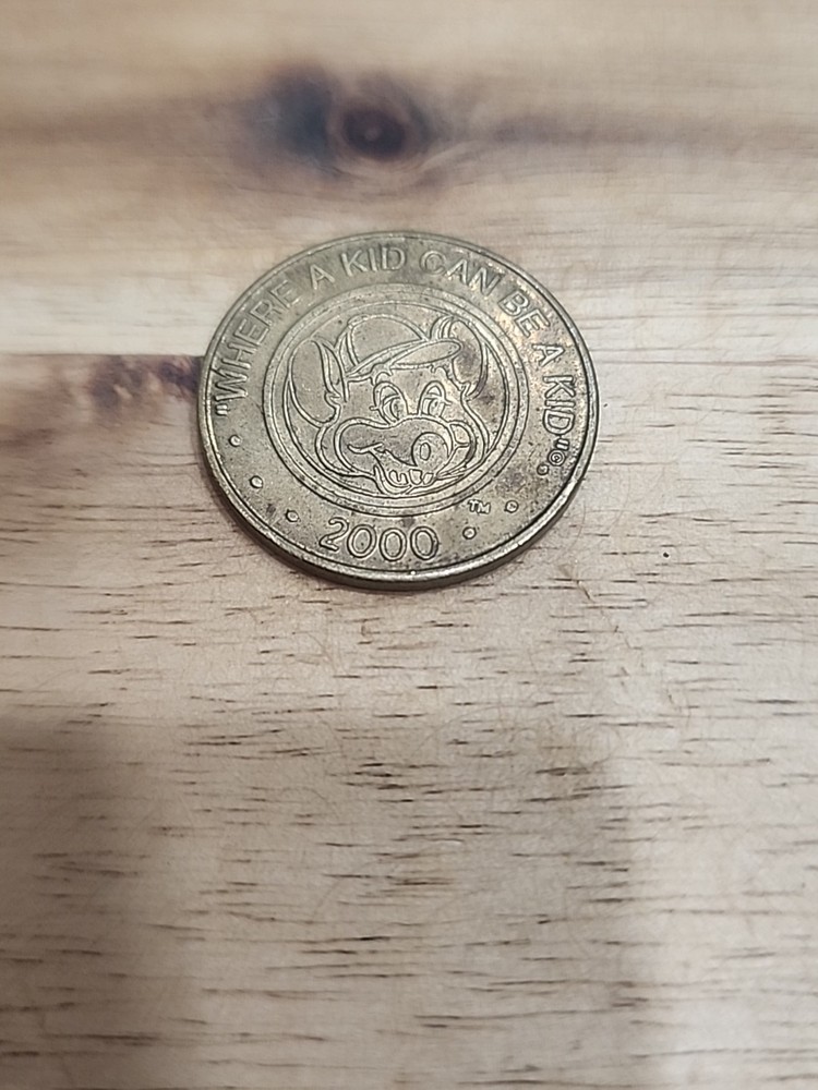 Circa 2000 Chuck E Cheese Game Token No C On Hat