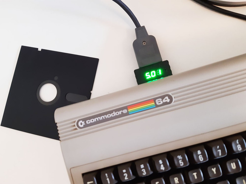 Commodore C64 voltmeter. C64, C128 & VIC-20 computers compatible. Adjustable!