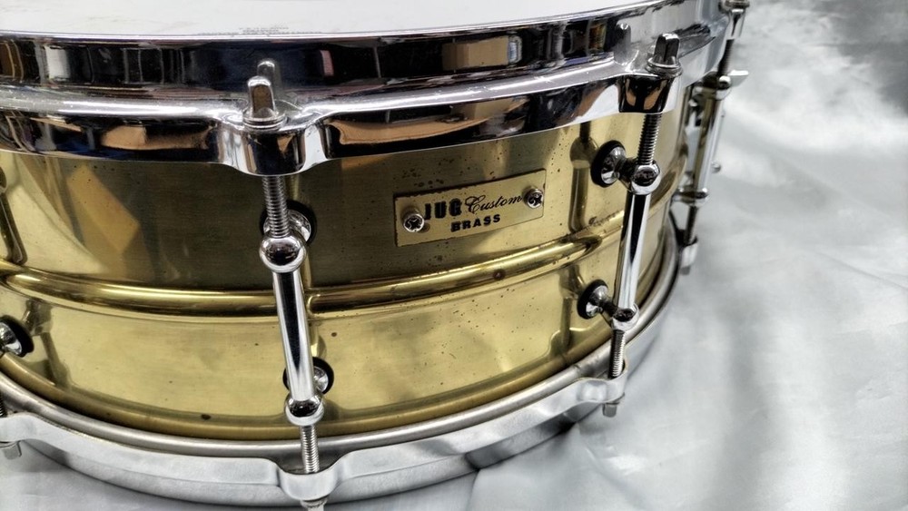 JUG BRASS metal snare