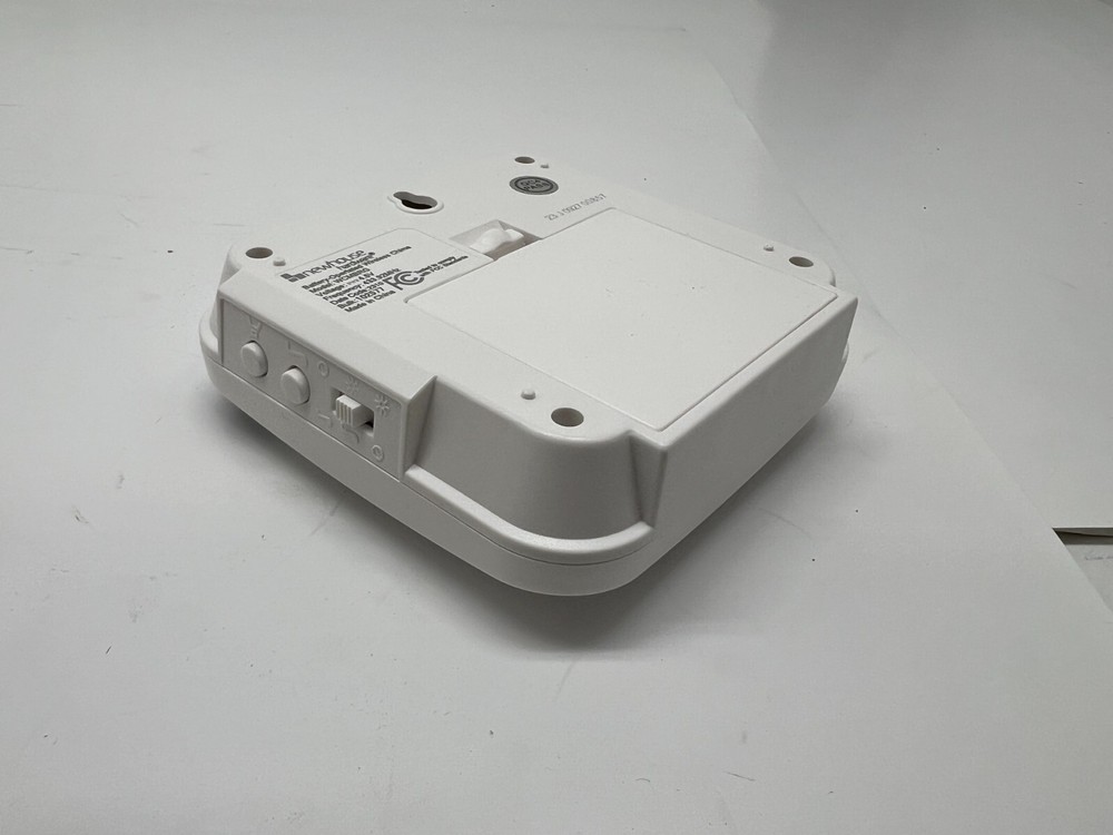 Newhouse Hardware Wireless Chime with LED Light & Push Button WCMBRG White