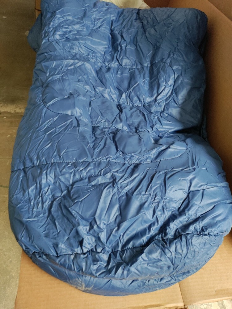 Golden Bear MUIR TRAIL BLUE sleeping Bag 70"x22"