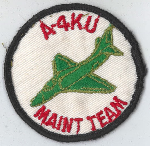 2 1/2" Vintage ORIGINAL Douglas A-4KU Maintenance Team Patch KUWAIT