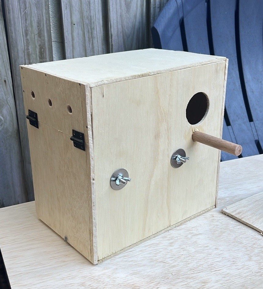 Wooden Bird Breeding Nest