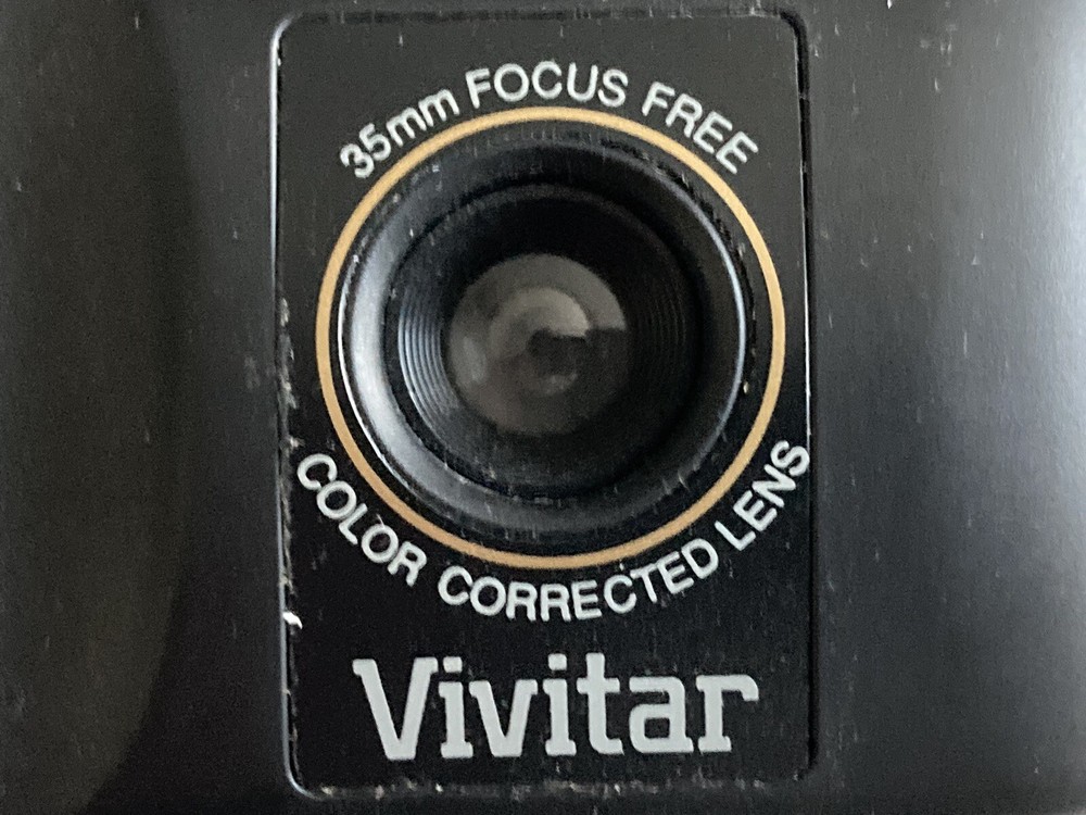 Vivitar EZ 35 35mm Focus Free Camera UNTESTED