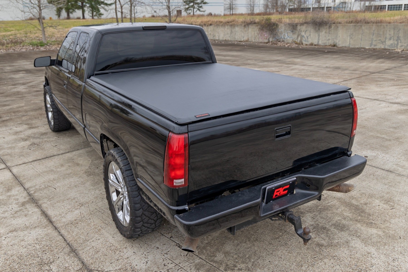 Rough Country Soft Roll-Up Bed Cover for 88-06 Chevy/GMC 1500 | 6'7" - 42288650