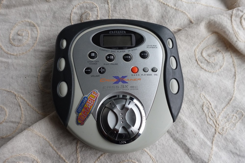 Aiwa XP-SP921 Cross Trainer Personal CD Player -Tested/Working Except 2 keys