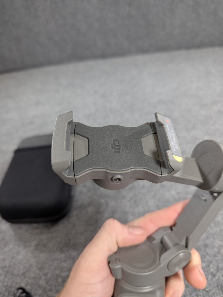 DJI Osmo Mobile 3 Combo - Gimbal Stabilizer