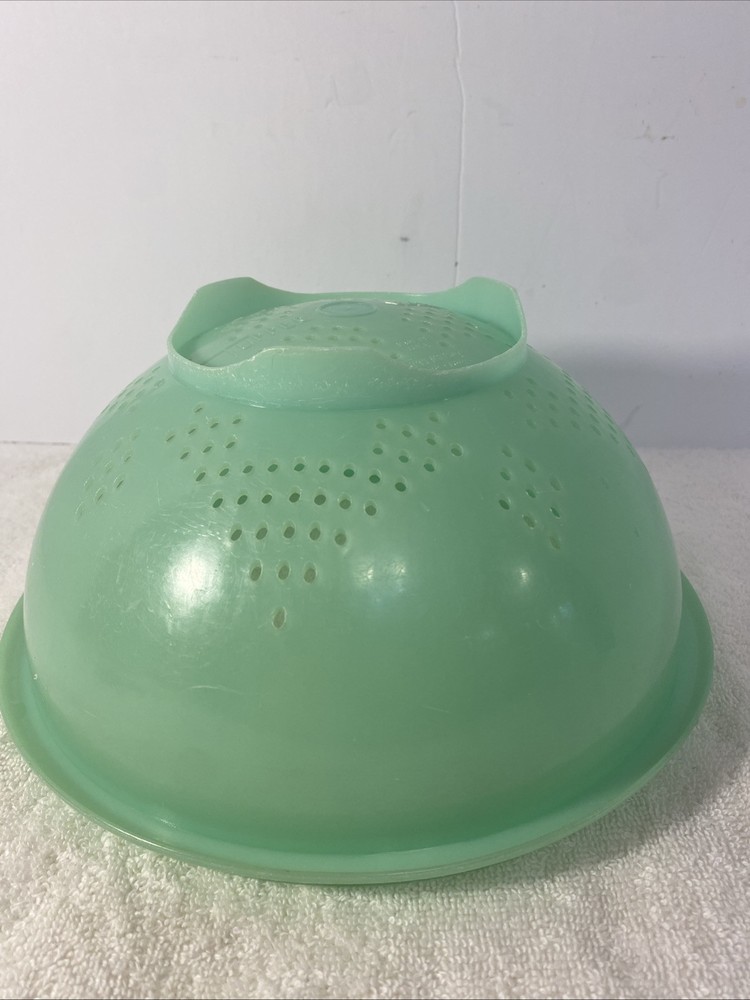 Vintage Tupperware Green Colander #339-2 9”