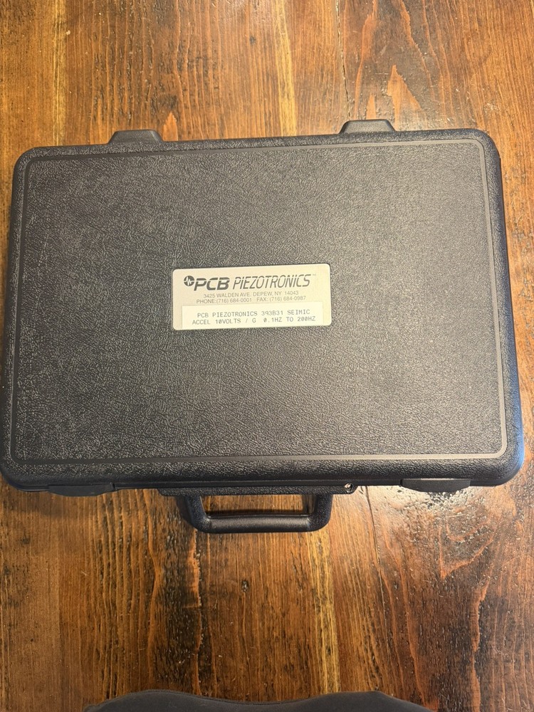 PCB Piezotronics 393B31 Seismic ICP Accelerometer