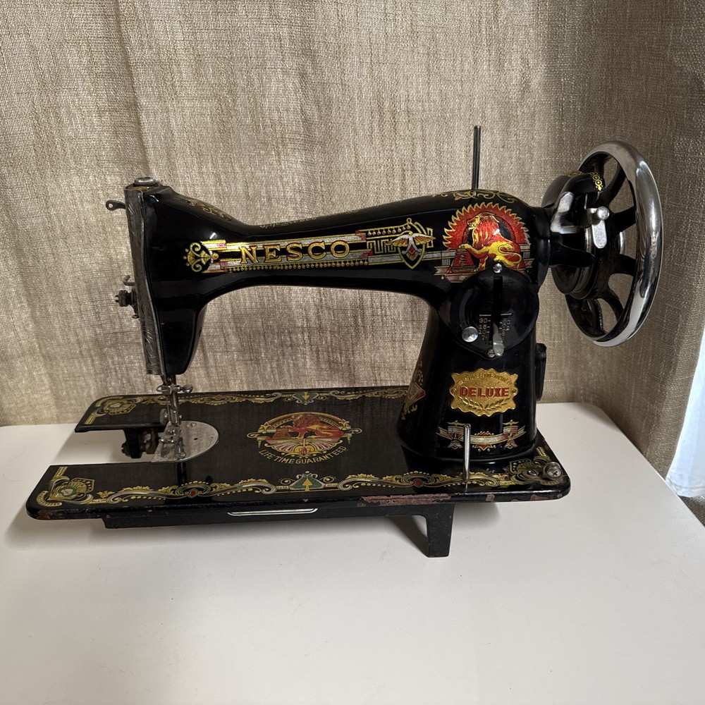 UNTESTED AS IS WORLD'S BEST DELUXE SEWING MACHINE NESCO