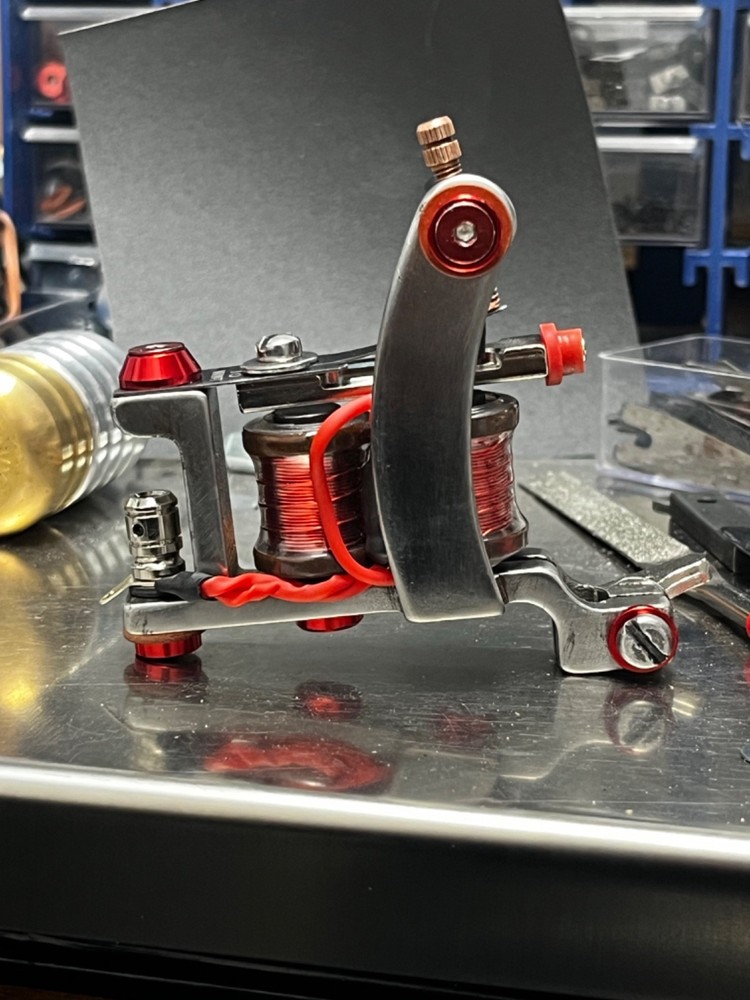 MiddlegroundMFG one-off coil tattoo machine shader