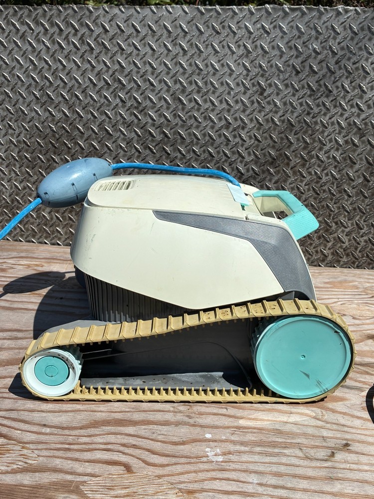 Maytronics Dolphin Active 10 Robotic Ground Pool Cleaner Basic 115 Power Supply