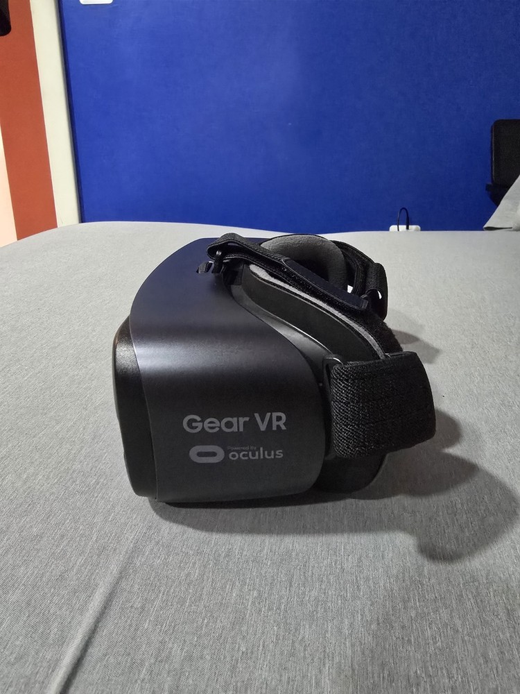 Samsung SMR324 Gear VR with Controller - Black
