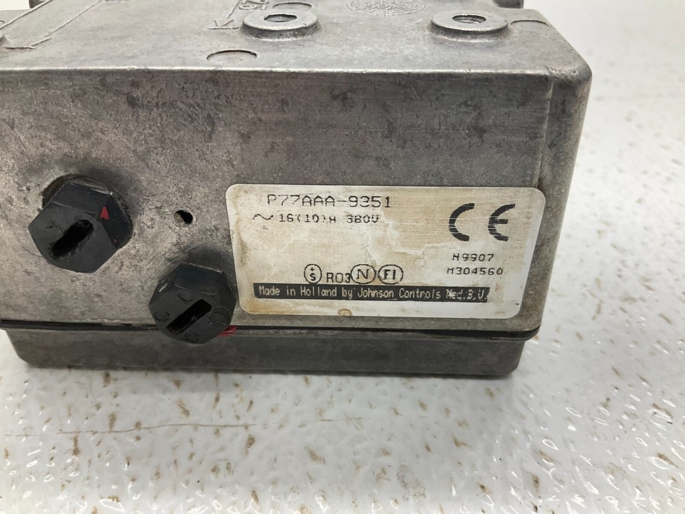 Johnson Controls P77AAA-9351 Pressure Control P77AAA9351 P77AAA