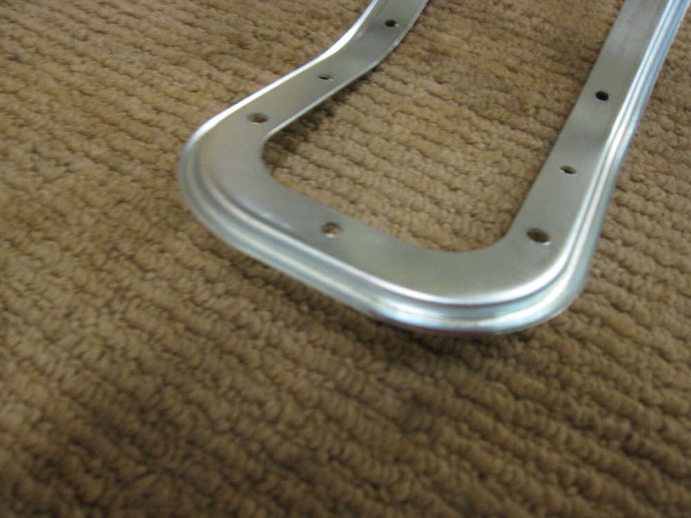 68-72 CHEVELLE 4 SPEED CONSOLE BOOT RETAINING RING