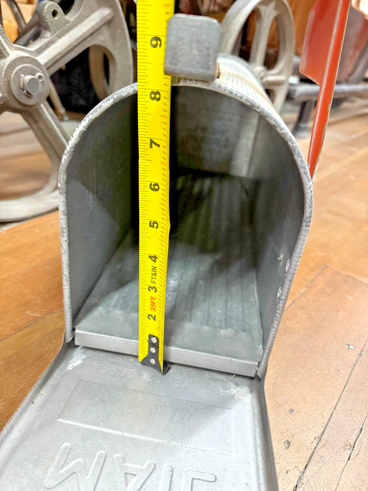 Vintage 1974 mailbox Jackes - Evans